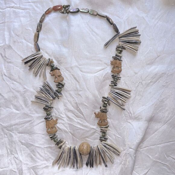 Vintage LN Brand Handcrafted Brown and Tan Chunky Shell & Stone Bead Necklace - Picture 5 of 8